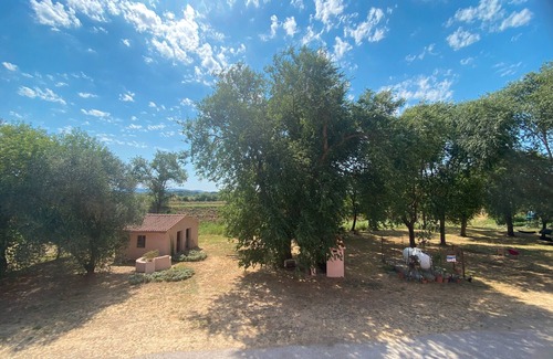 Gavorrano Apartment | Room 'Oliva' with Shared Garden and Wi-Fi