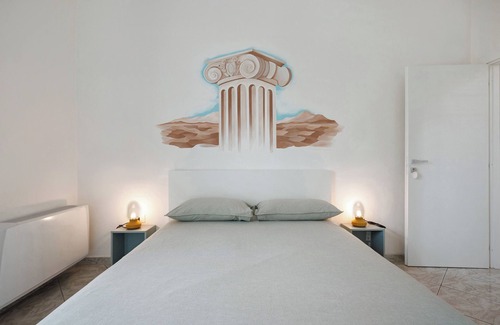 Pagani Bed & Breakfast | Room 'Pompei' with Shared Terrace, Wi-Fi and Air Conditioning