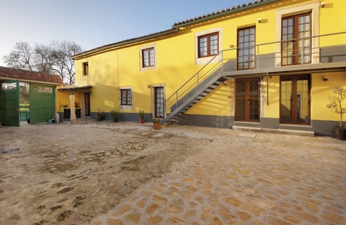 Coimbra Apartment | Room 'Quarto 2 Piso Superior - Quinta Df' with Mountain View, Wi-Fi and Air Conditioning