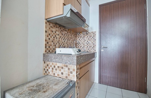 Gunung Putri Apartment | Cozy Room Rendi @ Gunung Putri Square with Pool & Breakfast