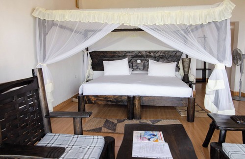 Buhongo Bed & Breakfast | Cozy Room in Lodge at Rushel Kivu Resort Kayove