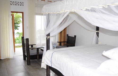 Buhongo Bed & Breakfast | Cozy Room in Lodge at Rushel Kivu Resort Kayove