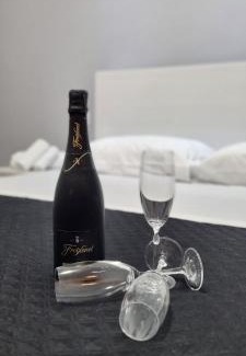 San Ferdinando House | Family-Friendly Retreat at Room's Stromboli - Rated 9/10