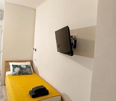 Ploce House | Room 'Šima' with private bathroom and free air-conditioned summer kitchen