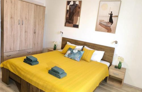 Ploce House | Room 'Šima' with private bathroom and free air-conditioned summer kitchen