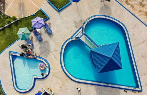 Bakau Apartment | Oceanfront Seaview Room with Pool in Cape Point, Bakau
