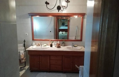 Albarraque House | Cozy Suite Room 6 in Albarraque, Sintra - Family Friendly