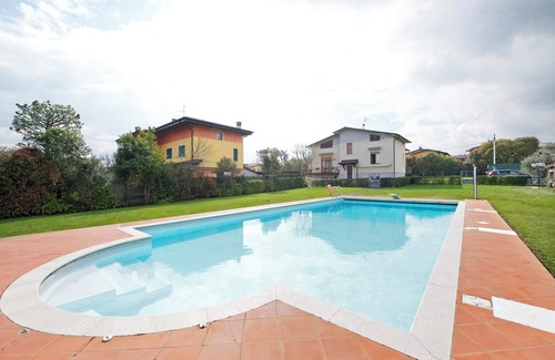 Pieve Vecchia Apartment | Room 'Swan Matrimoniale Brown' with Shared Pool, Wi-Fi and Air Conditioning