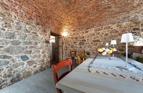 Loculi Apartment | Room 'T-S' with Mountain View, Shared Pool and Terrace