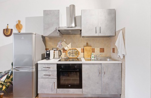 Scano di Montiferro Apartment | Room 'Urania' with Shared Terrace, Wi-Fi and Air Conditioning