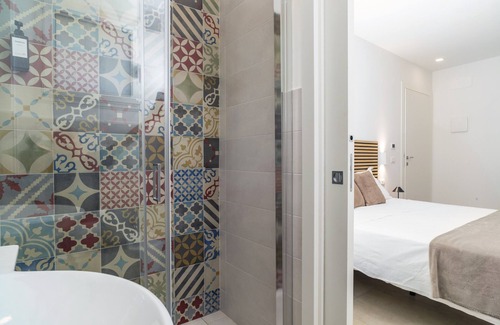 Viagrande Bed & Breakfast | Room 'Varanni' with Private Terrace, Wi-Fi and Air Conditioning