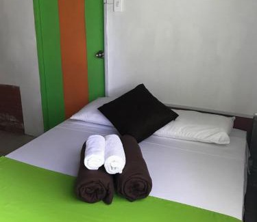 Pereira House | Cozy Room with 2 Double Beds - Family & Pet Friendly Stay