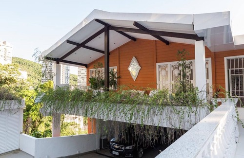 Sao Conrado House | Cozy Room with Ocean View & Spa Access for Relaxing Stays