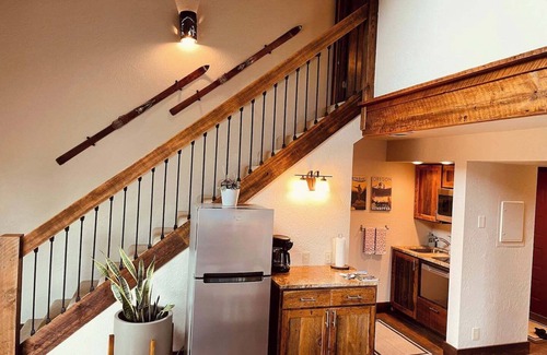 Sunriver Condo | Room With a View Condo: Top-Rated Stay with SHARC Passes