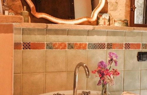 Tortigliano Bed & Breakfast | Scenic Room with a View in Anghiari, Tuscany