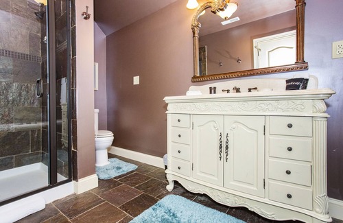 La Grange Bed & Breakfast | Elegant King Suite with Soaking Tub and Pond View