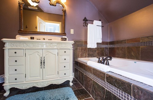 La Grange Bed & Breakfast | Elegant King Suite with Soaking Tub and Pond View