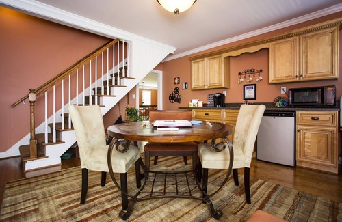 La Grange Bed & Breakfast | Elegant King Suite with Soaking Tub and Pond View