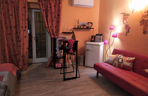 Montecalvario Apartment | Discover the NZIRIA of the Old Town: Spa & Hot Tub Retreat