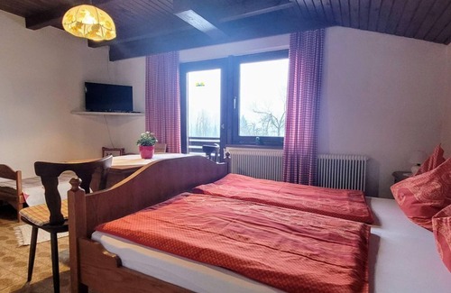 Rossleithen Other | Cozy Room with Breakfast at Simmerlhof - Family-Friendly Stay