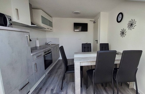 Veldhausen Apartment | Room 'Zimmer 10' with Wi-Fi