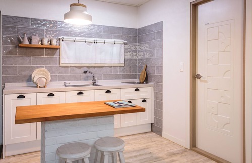 Namwon Condo | Oceanfront Roomat 155: Guest Rated 9.2 with Breakfast