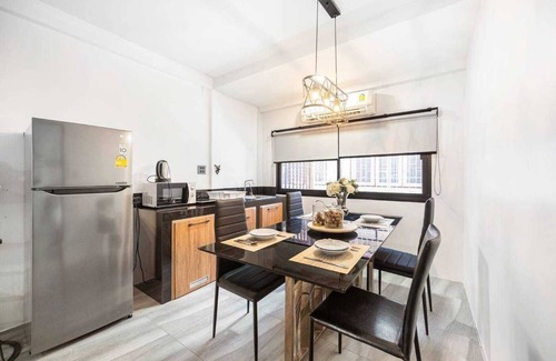 Din Daeng House | RB2 Chatuchak: Pet Friendly with Spa & Netflix Access