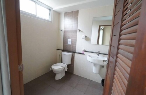 Tha Sala Hotel | Budget-Friendly Stay at RoomQuest Tha Sala with Breakfast