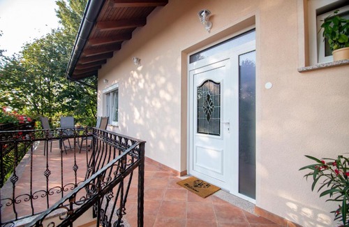 Podgrad House | Family-Friendly Rooms Šajina with Kitchen & Perfect Ratings