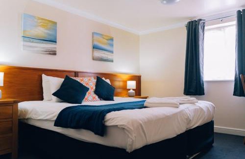 Atherstone Hotel | Rooms At 95 Long Street