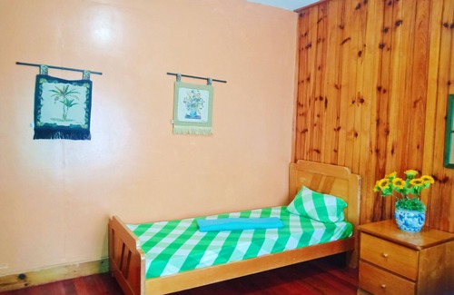 Sagada Cabin | Inviting American-Style Cabin with Family-Friendly Amenities