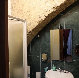 Crotone Hotel | Cozy Concordia Rooms B&B with Breakfast & Family-Friendly Vibe