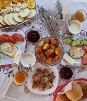 Kruje House | Guest Rated 10/10: Family Rooms at Lion Hotel