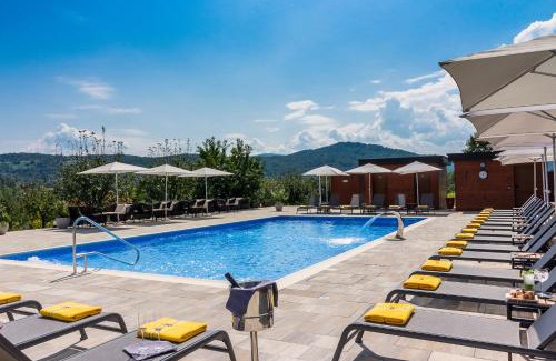 Catrnja Bed & Breakfast | Relaxing Rooms at Degenija Annex with Ocean View Amenities