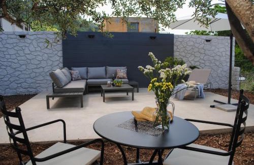 Cove Rogacic House | Comfortable Rooms Dilk - Family-Friendly with Kitchenette