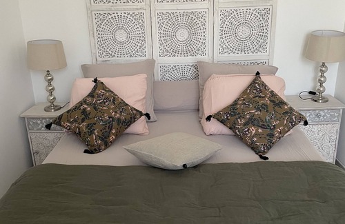 Guitera-les-Baines Bed & Breakfast | Guest Rated 10/10: Comfortable Rooms in Guitera Baths
