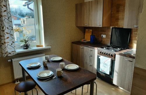 Piniava Hostel | Ideal Rooms for Rent with Hot Tub & Breakfast Included
