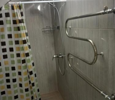 Piniava Hostel | Ideal Rooms for Rent with Hot Tub & Breakfast Included