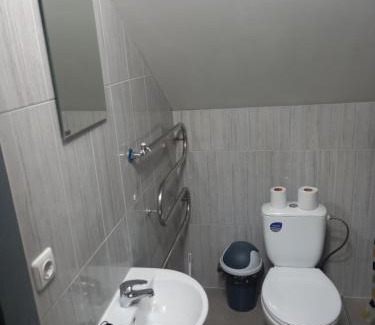 Piniava Hostel | Ideal Rooms for Rent with Hot Tub & Breakfast Included
