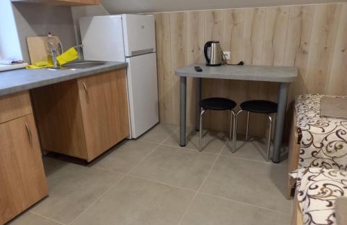 Piniava Hostel | Ideal Rooms for Rent with Hot Tub & Breakfast Included