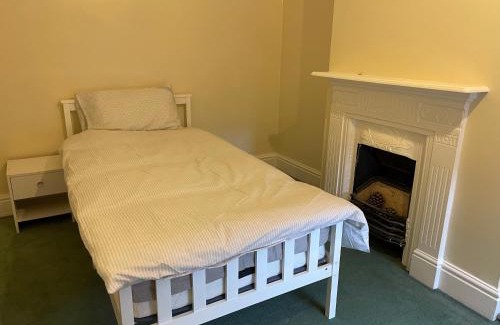 Wolverton Bed & Breakfast | Budget-Friendly Rooms in a Victorian House, Milton Keynes
