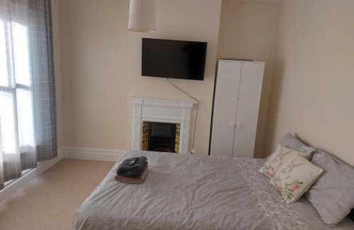 Wolverton Bed & Breakfast | Budget-Friendly Rooms in a Victorian House, Milton Keynes