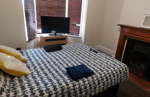 Wolverton Bed & Breakfast | Budget-Friendly Rooms in a Victorian House, Milton Keynes