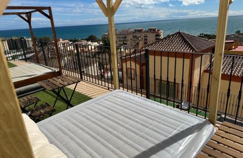 El Palo House | Oceanfront Rooms at Seafront Villa with Pool & Ocean Views