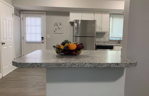 Pleasant Grove Apartment | Perfect 3 Bed Townhome with Pool & Mountain Views