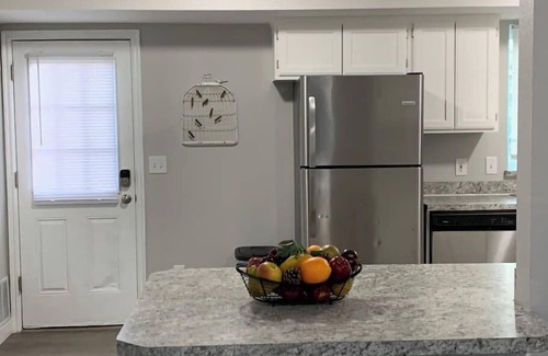Pleasant Grove Apartment | Perfect 3 Bed Townhome with Pool & Mountain Views