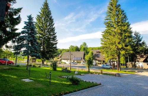 Mukinje House | Comfortable Rooms with Parking in Jezerce, Plitvice