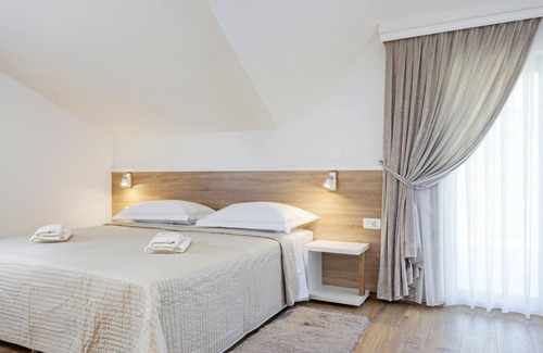 Ostarski Stanovi Apartment | Inviting Rooms Zdravko in Oštarski Stanovi, Croatia