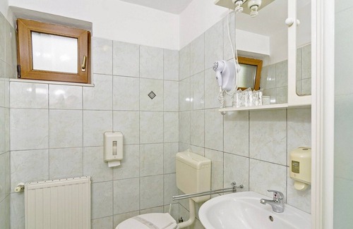 Ostarski Stanovi Apartment | Inviting Rooms Zdravko with Pool in Oštarski Stanovi