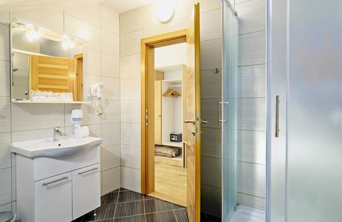 Ostarski Stanovi Apartment | Relaxing Getaway at Rooms Zdravko in Oštarski Stanovi